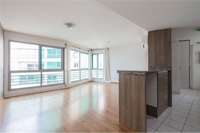 Imagem Apartamento com 3 Quartos à Venda, 90 m² em Azenha - Porto Alegre Imagem Apartamento com 3 Quartos à Venda, 90 m² em Azenha - Porto Alegre