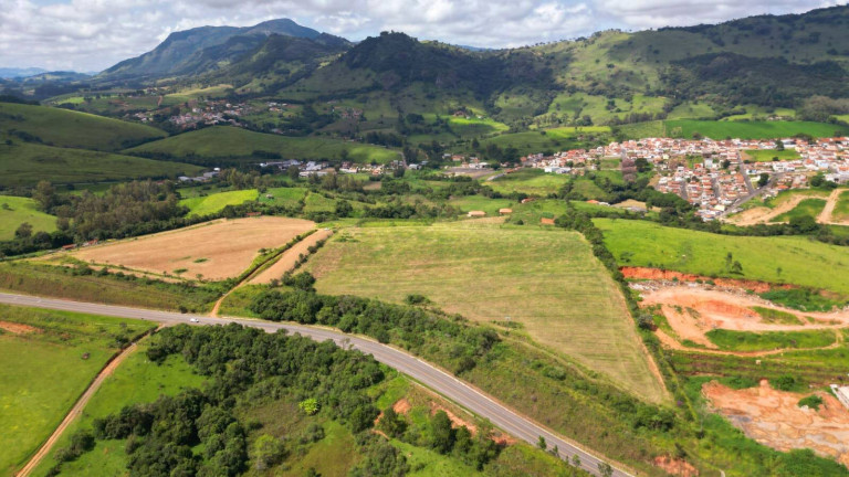 Imagem Chácara à Venda, 2 m² em Poços De Caldas Imagem Chácara à Venda, 2 m² em Poços De Caldas