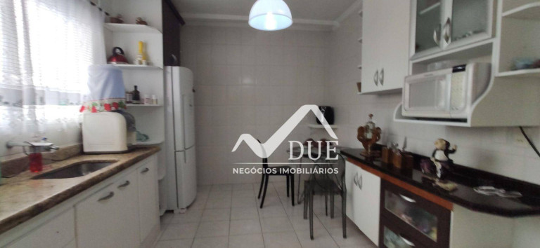 Imagem Casa com 3 Quartos à Venda, 145 m² em Macuco - Santos