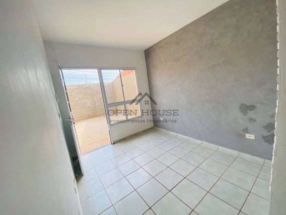 Imagem Casa com 2 Quartos à Venda, 52 m² em Botucatu