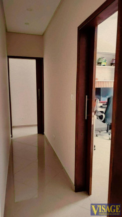 Imagem Casa com 3 Quartos à Venda, em Centro - Jacareí Imagem Casa com 3 Quartos à Venda, em Centro - Jacareí