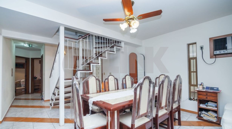 Imagem Casa com 5 Quartos à Venda, 268 m² em Higienópolis - Porto Alegre Imagem Casa com 5 Quartos à Venda, 268 m² em Higienópolis - Porto Alegre