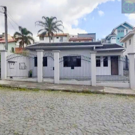 Imagem Casa com 5 Quartos à Venda, 166 m² em Nova Rússia - Ponta Grossa Imagem Casa com 5 Quartos à Venda, 166 m² em Nova Rússia - Ponta Grossa