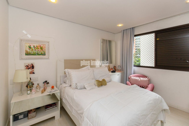 Imagem Apartamento com 4 Quartos à Venda, 220 m² em Moema - São Paulo