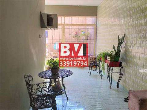 Imagem Casa com 3 Quartos à Venda, 116 m² em Vila Da Penha - Rio De Janeiro Imagem Casa com 3 Quartos à Venda, 116 m² em Vila Da Penha - Rio De Janeiro