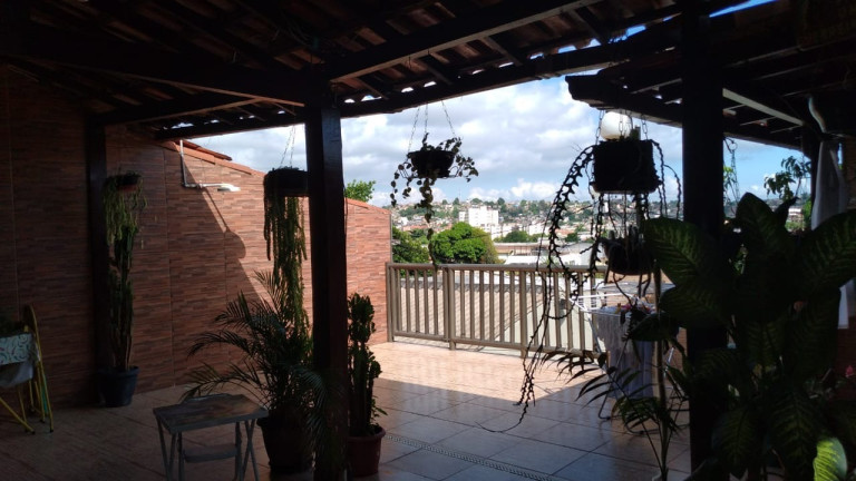 Imagem Casa com 3 Quartos à Venda, 244 m² em Trindade - Sao Gonçalo Imagem Casa com 3 Quartos à Venda, 244 m² em Trindade - Sao Gonçalo