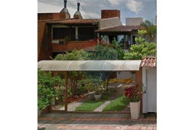 Imagem Casa com 3 Quartos à Venda, em Ipanema - Porto Alegre Imagem Casa com 3 Quartos à Venda, em Ipanema - Porto Alegre