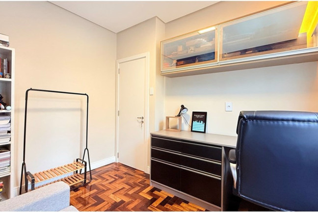 Imagem Apartamento com 2 Quartos à Venda, 76 m² em Centro Histórico - Porto Alegre Imagem Apartamento com 2 Quartos à Venda, 76 m² em Centro Histórico - Porto Alegre