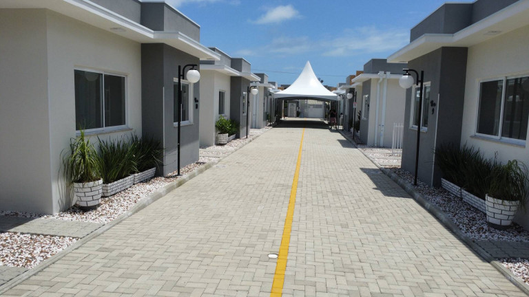Imagem Casa com 2 Quartos à Venda, 80 m² em Centro - Balneário Piçarras Imagem Casa com 2 Quartos à Venda, 80 m² em Centro - Balneário Piçarras