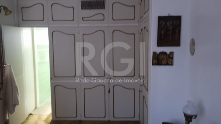 Imagem Casa com 3 Quartos à Venda, 220 m² em Petrópolis - Porto Alegre Imagem Casa com 3 Quartos à Venda, 220 m² em Petrópolis - Porto Alegre