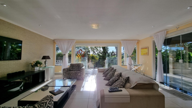 Imagem Casa com 7 Quartos à Venda, 450 m² em Ferradura - Armação Dos Búzios Imagem Casa com 7 Quartos à Venda, 450 m² em Ferradura - Armação Dos Búzios