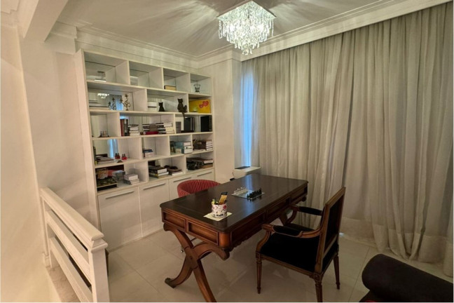 Imagem Imóvel com 3 Quartos à Venda, 223 m² em Centro - Balneário Camboriú Imagem Imóvel com 3 Quartos à Venda, 223 m² em Centro - Balneário Camboriú