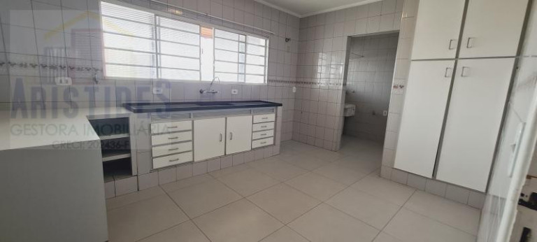 Imagem Casa com 3 Quartos à Venda, 227 m² Imagem Casa com 3 Quartos à Venda, 227 m²