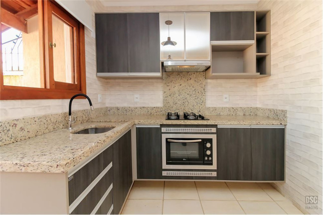 Imagem Casa com 2 Quartos à Venda, em Guarujá - Porto Alegre Imagem Casa com 2 Quartos à Venda, em Guarujá - Porto Alegre