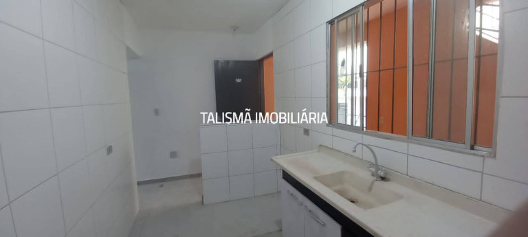 Imagem Casa com 2 Quartos à Venda, 530 m² em Vila Iasi - Taboão Da Serra