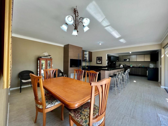 Imagem Casa com 4 Quartos à Venda, 211 m² em Tomazetti - Santa Maria Imagem Casa com 4 Quartos à Venda, 211 m² em Tomazetti - Santa Maria