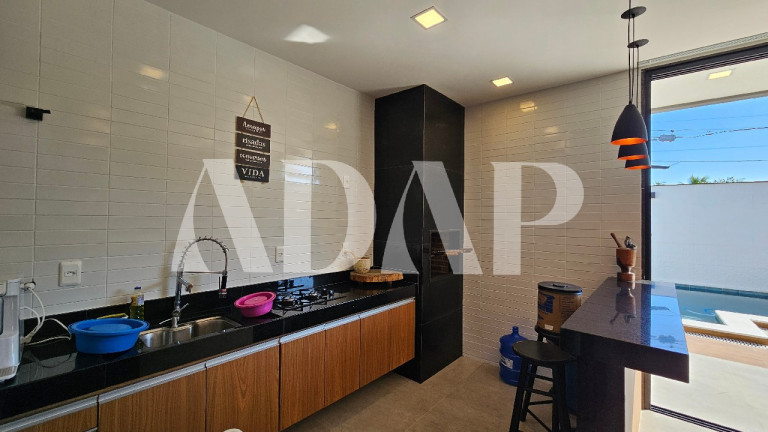 Imagem Casa com 3 Quartos à Venda, 380 m² em Vargem Pequena - Rio De Janeiro