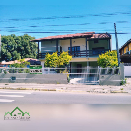 Sobrado com 5 Quartos à Venda, 280 m² em Costeira - Balneário Barra Do Sul