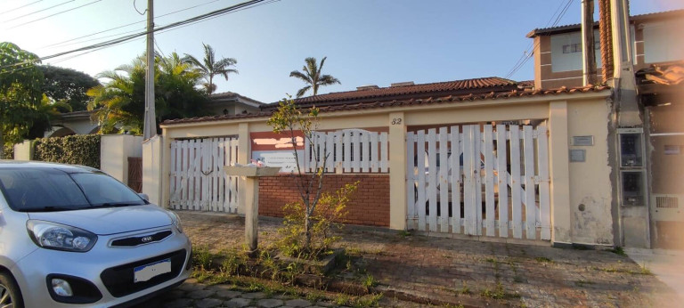 Imagem Casa com 3 Quartos à Venda, 250 m² em Três Marias - Peruíbe Imagem Casa com 3 Quartos à Venda, 250 m² em Três Marias - Peruíbe