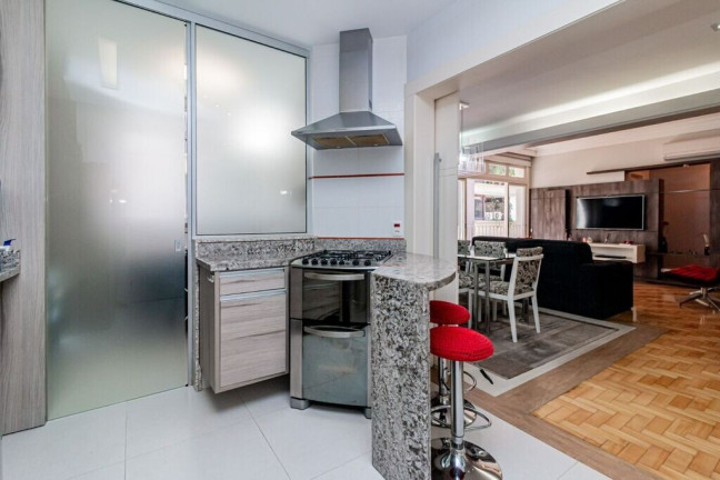 Imagem Apartamento com 3 Quartos à Venda, 110 m² em Moinhos De Vento - Porto Alegre Imagem Apartamento com 3 Quartos à Venda, 110 m² em Moinhos De Vento - Porto Alegre