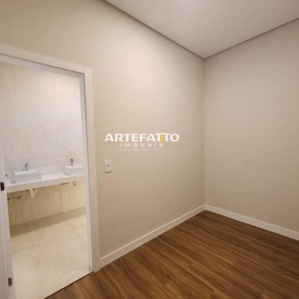 Imagem Casa com 4 Quartos à Venda, 244 m² Imagem Casa com 4 Quartos à Venda, 244 m²