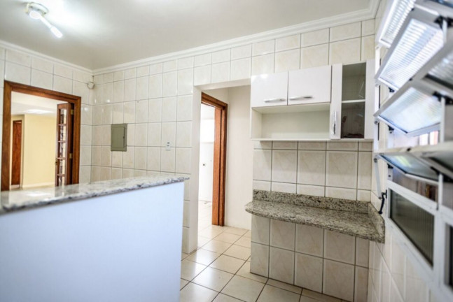 Imagem Imóvel com 4 Quartos à Venda, em Tristeza - Porto Alegre Imagem Imóvel com 4 Quartos à Venda, em Tristeza - Porto Alegre