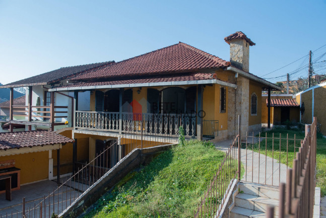 Casa com 4 Quartos à Venda, 135 m² em Araras - Teresópolis