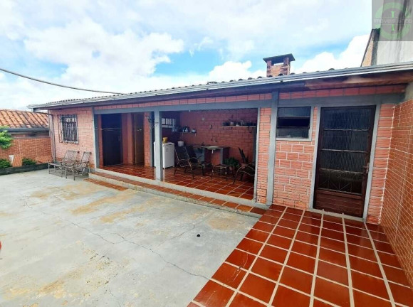 Imagem Casa com 4 Quartos à Venda, 165 m² em Contorno - Ponta Grossa Imagem Casa com 4 Quartos à Venda, 165 m² em Contorno - Ponta Grossa