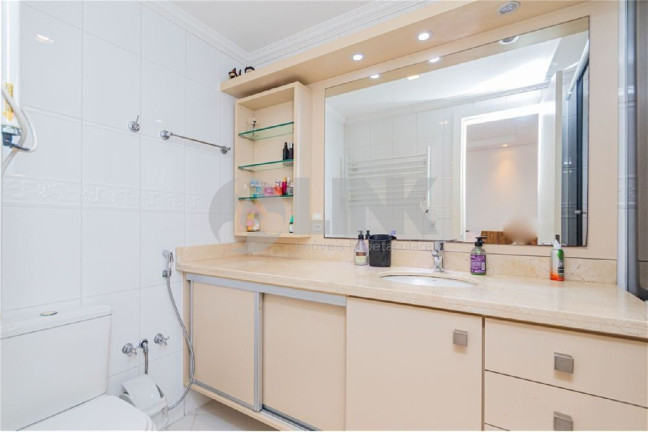 Imagem Apartamento com 3 Quartos à Venda, 126 m² em Menino Deus - Porto Alegre Imagem Apartamento com 3 Quartos à Venda, 126 m² em Menino Deus - Porto Alegre