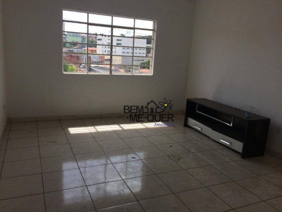 Imagem Casa com 3 Quartos à Venda, 300 m² em Jardim Mangalot - São Paulo Imagem Casa com 3 Quartos à Venda, 300 m² em Jardim Mangalot - São Paulo