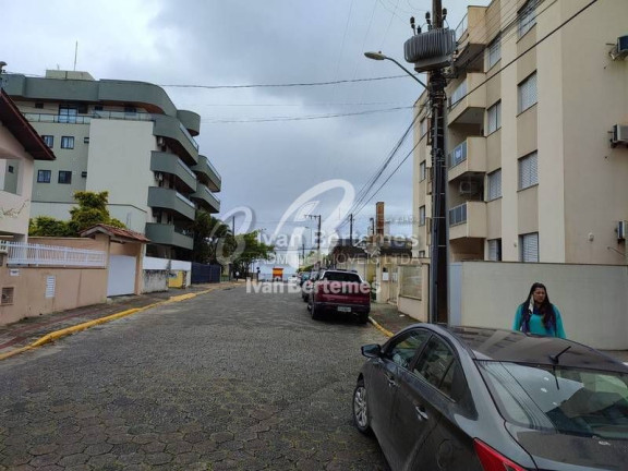 Imagem Apartamento com 3 Quartos para Temporada, em Bombas - Bombinhas Imagem Apartamento com 3 Quartos para Temporada, em Bombas - Bombinhas