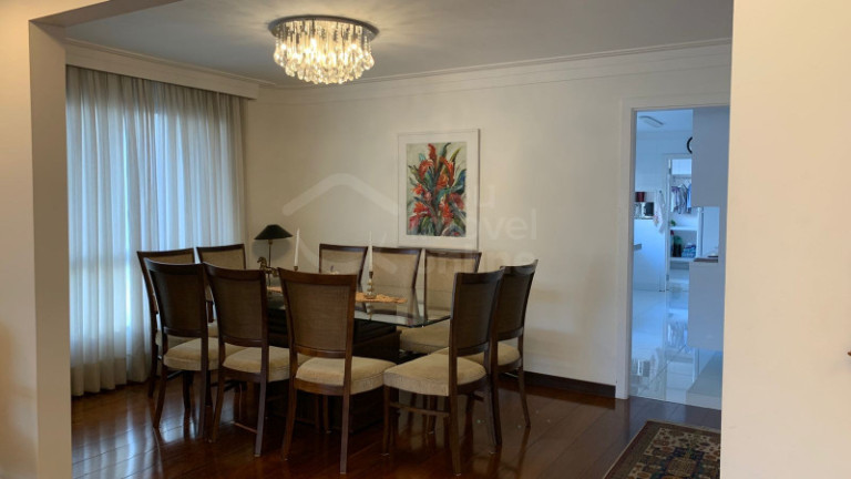 Imagem Apartamento com 4 Quartos à Venda, 206 m²