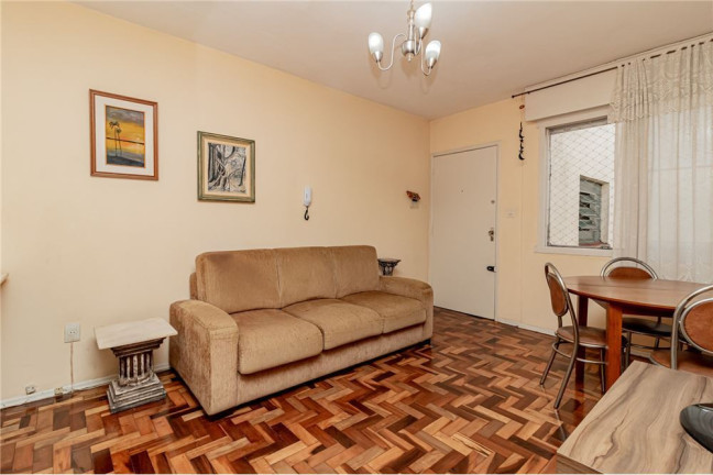 Imagem Imóvel com 2 Quartos à Venda, em Vila Ipiranga - Porto Alegre Imagem Imóvel com 2 Quartos à Venda, em Vila Ipiranga - Porto Alegre