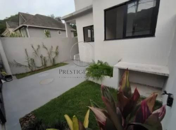 Imagem Casa com 2 Quartos à Venda, 56 m² Imagem Casa com 2 Quartos à Venda, 56 m²
