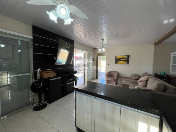 Imagem Sobrado com 6 Quartos à Venda, 163 m² em Barra Do Sai - Itapoá