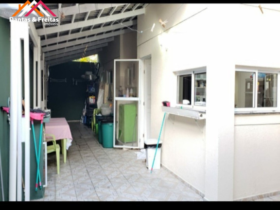 Imagem Imóvel com 4 Quartos à Venda, em Lagoa Redonda - Fortaleza Imagem Imóvel com 4 Quartos à Venda, em Lagoa Redonda - Fortaleza