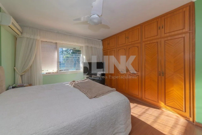 Imagem Casa com 3 Quartos à Venda, 350 m² em Boa Vista - Porto Alegre Imagem Casa com 3 Quartos à Venda, 350 m² em Boa Vista - Porto Alegre