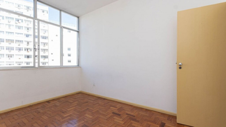 Imagem Imóvel com 1 Quarto à Venda, 40 m² em Catete - Rio De Janeiro Imagem Imóvel com 1 Quarto à Venda, 40 m² em Catete - Rio De Janeiro