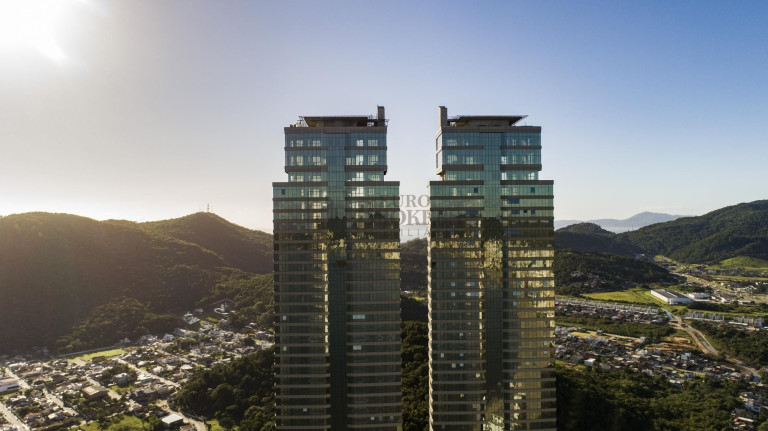 Imagem Apartamento com 4 Quartos à Venda, 265 m² em Barra Sul - Balneário Camboriú Imagem Apartamento com 4 Quartos à Venda, 265 m² em Barra Sul - Balneário Camboriú