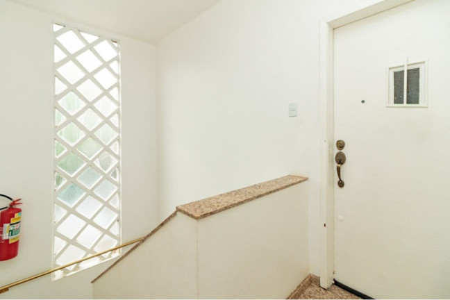 Imagem Apartamento com 3 Quartos à Venda, 117 m² em Petrópolis - Porto Alegre Imagem Apartamento com 3 Quartos à Venda, 117 m² em Petrópolis - Porto Alegre