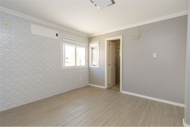 Imagem Casa com 3 Quartos à Venda, em Olaria - Canoas Imagem Casa com 3 Quartos à Venda, em Olaria - Canoas