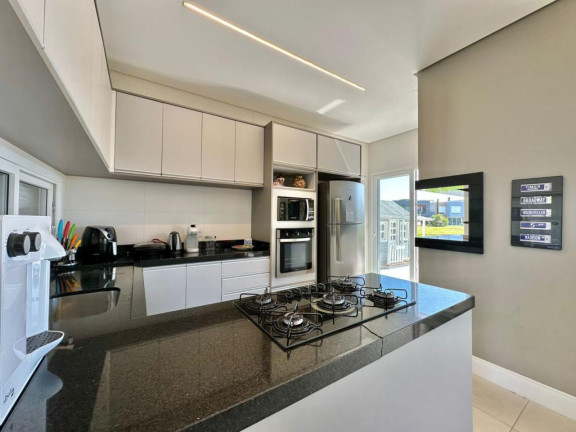 Imagem Casa com 4 Quartos à Venda, em -- - Capao Da Canoa Imagem Casa com 4 Quartos à Venda, em -- - Capao Da Canoa