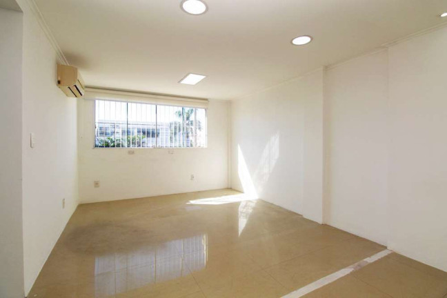 Sala Comercial à Venda,  em Vila Ipiranga - Porto Alegre