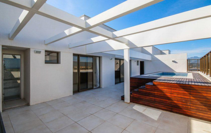Imagem Apartamento com 4 Quartos à Venda, 250 m² em Camorim - Rio De Janeiro