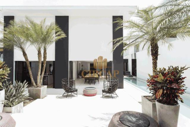 Imagem Casa com 3 Quartos à Venda, 723 m² em Jardim Paulista - São Paulo Imagem Casa com 3 Quartos à Venda, 723 m² em Jardim Paulista - São Paulo