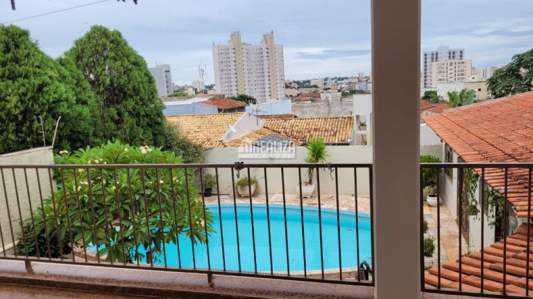 Imagem Casa com 5 Quartos à Venda, 476 m² em Boa Vista - Uberaba Imagem Casa com 5 Quartos à Venda, 476 m² em Boa Vista - Uberaba