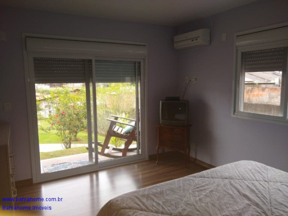 Imagem Casa com 3 Quartos à Venda, 250 m² em Morretes - Balneário Piçarras Imagem Casa com 3 Quartos à Venda, 250 m² em Morretes - Balneário Piçarras