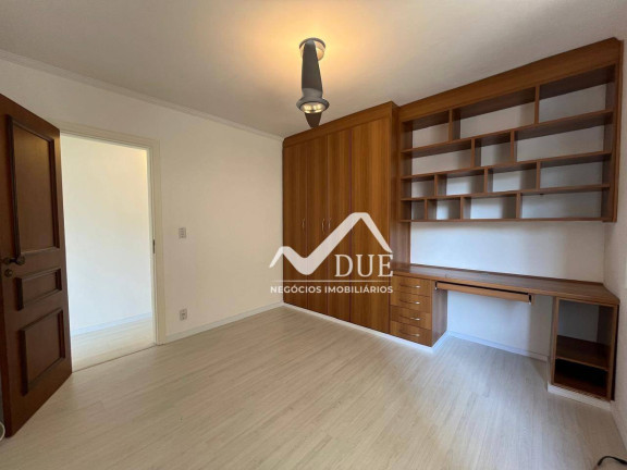 Imagem Apartamento com 3 Quartos à Venda, 167 m² em Gonzaga - Santos Imagem Apartamento com 3 Quartos à Venda, 167 m² em Gonzaga - Santos