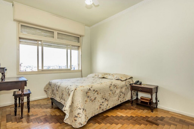 Imagem Imóvel com 3 Quartos à Venda, 171 m² em Centro Histórico - Porto Alegre Imagem Imóvel com 3 Quartos à Venda, 171 m² em Centro Histórico - Porto Alegre