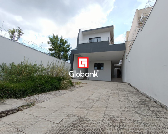 Casa com 3 Quartos à Venda, 200 m² em Ibituruna - Montes Claros
